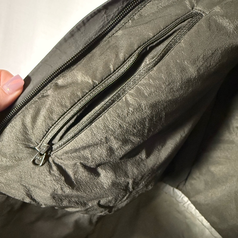 Lululemon Rain Haven Jacket *Insulated | size 4 - Picture 10 of 12